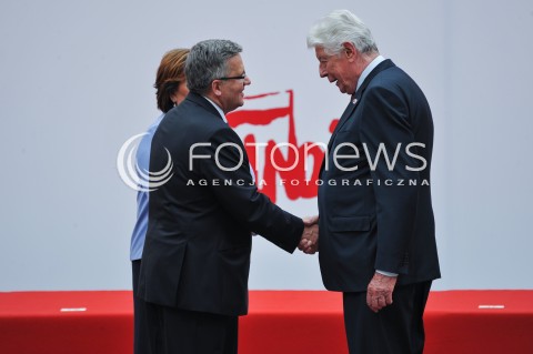  04.06.2014 WARSZAWA <br />GLOWNE UROCZYSTOSCI Z OKAZJI 25 LECIA WOLNYCH WYBOROW W POLSCE<br />N/Z PREZYDENT RP BRONISLAW KOMOROWSKI Z MALZONKA ANNA KOMOROWSKA WILLEM KOK<br /> 