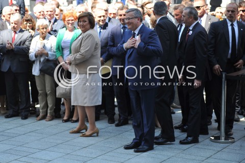  05.06.2014 WARSZAWA<br />ODSLONIECIE MEMORIALU WOLNEGO SLOWA<br />N/Z PREZYDENT RP BRONISLAW KOMOROWSKI ANNA KOMOROWSKA<br /> 