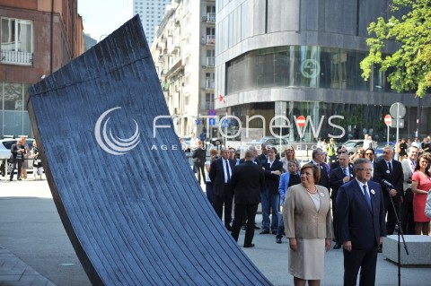  05.06.2014 WARSZAWA<br />ODSLONIECIE MEMORIALU WOLNEGO SLOWA<br />N/Z PREZYDENT RP BRONISLAW KOMOROWSKI ANNA KOMOROWSKA<br /> 