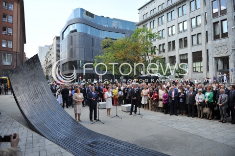  05.06.2014 WARSZAWA<br />ODSLONIECIE MEMORIALU WOLNEGO SLOWA<br />N/Z PREZYDENT RP BRONISLAW KOMOROWSKI ANNA KOMOROWSKA HANNA GRONKIEWICZ WALTZ<br /> 