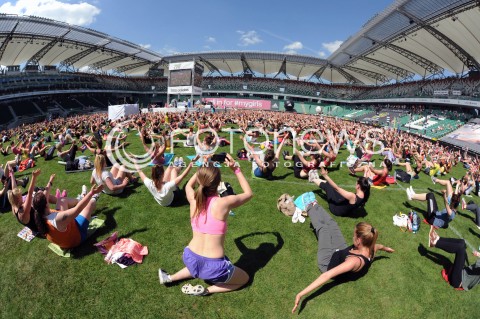  07.06.2014 WARSZAWA<br />REKORD GUINNESSA W FITNESS Z EWA CHODAKOWSKA NA STADIONIE PEPSI ARENA<br />N/Z CWICZACY<br /> 