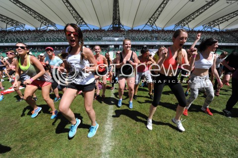  07.06.2014 WARSZAWA<br />REKORD GUINNESSA W FITNESS Z EWA CHODAKOWSKA NA STADIONIE PEPSI ARENA<br />N/Z CWICZACY<br /> 