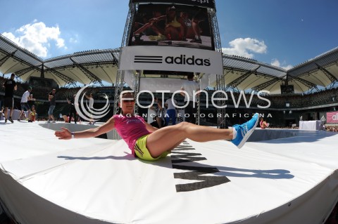  07.06.2014 WARSZAWA<br />REKORD GUINNESSA W FITNESS Z EWA CHODAKOWSKA NA STADIONIE PEPSI ARENA<br />N/Z OBSLUGA IMPREZY<br /> 