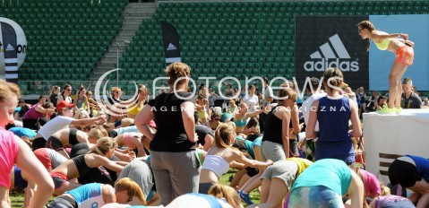  07.06.2014 WARSZAWA<br />REKORD GUINNESSA W FITNESS Z EWA CHODAKOWSKA NA STADIONIE PEPSI ARENA<br />N/Z EWA CHODAKOWSKA<br /> 
