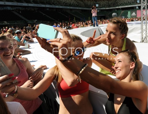  07.06.2014 WARSZAWA<br />REKORD GUINNESSA W FITNESS Z EWA CHODAKOWSKA NA STADIONIE PEPSI ARENA<br />N/Z EWA CHODAKOWSKA<br /> 