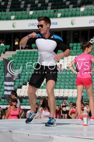  07.06.2014 WARSZAWA<br />REKORD GUINNESSA W FITNESS Z EWA CHODAKOWSKA NA STADIONIE PEPSI ARENA<br />N/Z TOMASZ CHOINSKI<br /> 