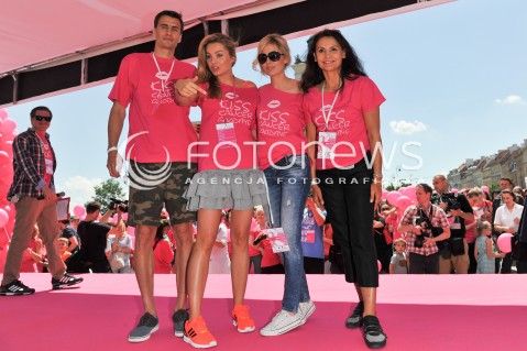  07.06.2014 WARSZAWA<br />AVON WALK 2014 MARSZ ROZOWEJ WSTAZKI<br />N/Z AGNIESZKA POPIELEWICZ JAROSLAW BIENIUK MALGORZATA SOCHA MALGORZATA PIECZYNSKA<br /> 