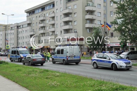  09.06.2014 WARSZAWA<br />WYPADEK NA UL KEN W WARSZAWIE<br />W WYPADKU ZGINELO 2,5 LETNIE DZIECKO - MALY CHLOPIEC<br />POTRACENIE NA OZNAKOWANYM PRZEJSCIU DLA PIESZYCH<br />N/Z POLICJA<br /> 