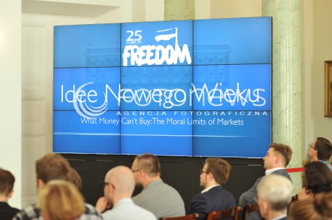  09.06.2014 WARSZAWA<br />DEBATA CZEGO NIE MOZNA KUPIC ZA PIENIADZE W PALACU PREZYDENCKIM<br />N/Z NAPIS IDEE NOWEGO WIEKU<br /> 