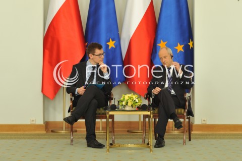  09.06.2014 WARSZAWA<br />DEBATA CZEGO NIE MOZNA KUPIC ZA PIENIADZE W PALACU PREZYDENCKIM<br />N/Z LUKASZ PAWLIK MICHAEL SANDEL<br /> 