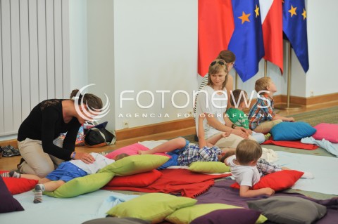  10.06.2014 WARSZAWA<br />UDZIAL MALZONKI PREZYDENTA RP ANNY KOMOROWSKIEJ W PODSUMOWANIU MIESIACA WIEDZY NA TEMAT AUTYZMU<br />N/Z DZIECI<br /> 