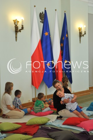  10.06.2014 WARSZAWA<br />UDZIAL MALZONKI PREZYDENTA RP ANNY KOMOROWSKIEJ W PODSUMOWANIU MIESIACA WIEDZY NA TEMAT AUTYZMU<br />N/Z DZIECI<br /> 