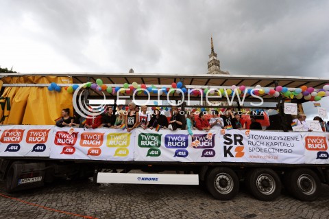  14.06.2014 WARSZAWA<br />PARADA ROWNOSCI<br />N/Z SAMOCHOD PLATFORMA<br /> 