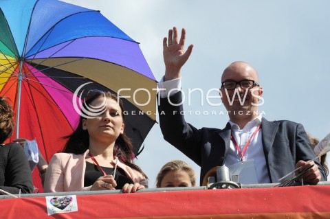  14.06.2014 WARSZAWA<br />PARADA ROWNOSCI<br />N/Z SEBASTIAN WIERZBICKI PAULINA PIECHNA WIECKIEWICZ<br /> 