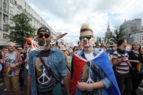  14.06.2014 WARSZAWA<br />PARADA ROWNOSCI<br />N/Z DEMONSTRUJACY<br /> 