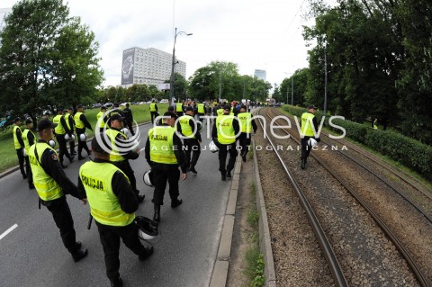  14.06.2014 WARSZAWA<br />PARADA ROWNOSCI<br />N/Z POLICJA KORDON<br /> 