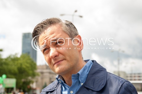  14.06.2014 WARSZAWA PARADA ROWNOSCI PRZESZLA ULICAMI WARSZAWY N/Z POSEL ROBERT BIEDRON   