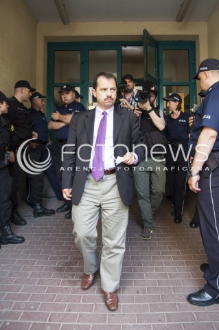  17.06.2014 WARSZAWA PROTEST PRZED KOMENDA POLICJI PRZECIWKO ZATRZYMANIU KRZYSZTOFA BOSAKA I ROBERTA WINNICKIEGO N/Z ARTUR ZAWISZA  