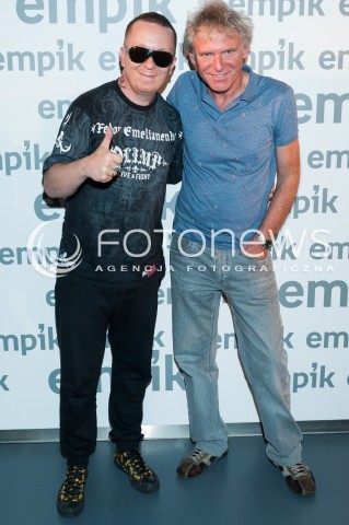  17.06.2014 WARSZAWA<br />
TOMEK LUBERT PROMUJE PLYTE LUBERT Z MILOSCI DO MUZYKI<br />
N/Z TOMEK LUBERT ROMAN ROGOWIECKI<br />
 