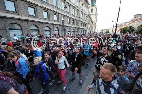  19.06.2014 WARSZAWA<br />BICIE REKORDU GUINNESSA W ROLKACH<br />N/Z UCZESTNICY IMPREZY<br /> 