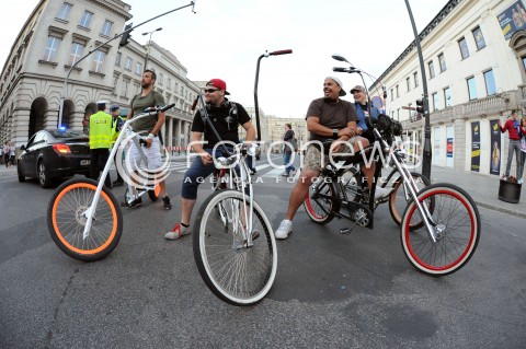  19.06.2014 WARSZAWA<br />BICIE REKORDU GUINNESSA W ROLKACH<br />N/Z UCZESTNICY IMPREZY ROWERZYSCI<br /> 