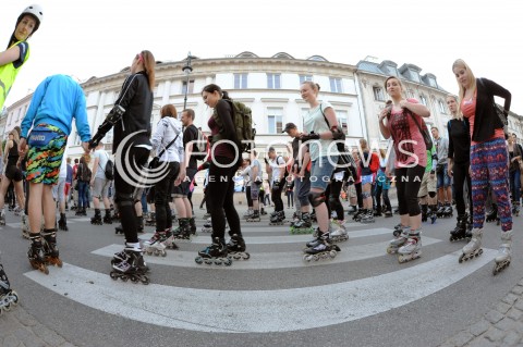 Rekord Guinnessa w liczbie uczestników na rolkach w Warszawie