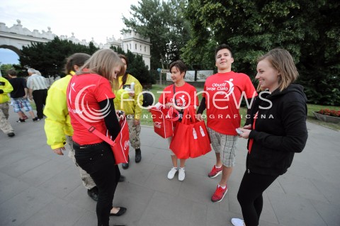  19.06.2014 WARSZAWA<br />BICIE REKORDU GUINNESSA W ROLKACH<br />N/Z OBSLUGA IMPREZY W KOSZULKACH<br /> 