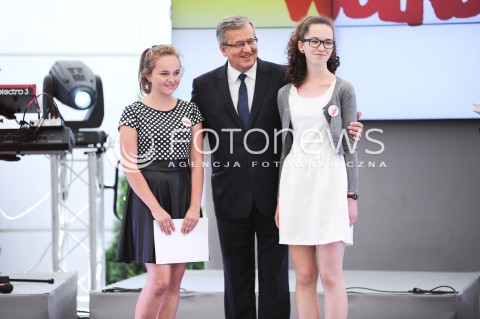  23.06.2014 WARSZAWA<br />PARA PREZYDENCKA NA SPOTKANIU MLODZI NA WOLNOSCI<br />N/Z PREZYDENT RP BRONISLAW KOMOROWSKI<br /> 