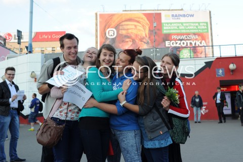  24.06.2014 WARSZAWA<br />MIEDZYNARODOWY DZIEN PRZYTULANIA<br />N/Z UCZESTNICY WYDARZENIA W CENTRUM MIASTA<br /> 