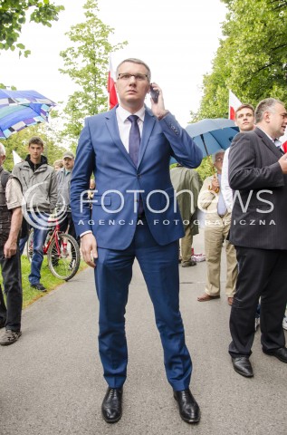  24.06.2014 WARSZAWA PROTEST ORGANIZACJI STUDENCKICH POD KANCELARIA PREMIERA ZA ODWOLANIEM RZADU DONALDA TUSKA N/Z POSEL PRZEMYSLAW WIPLER    