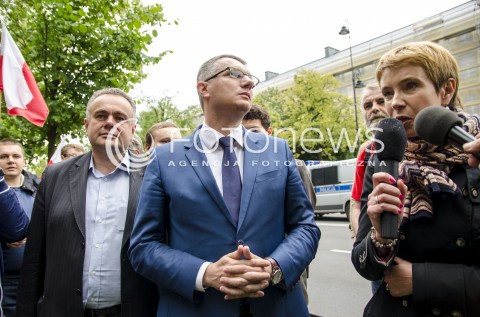  24.06.2014 WARSZAWA PROTEST ORGANIZACJI STUDENCKICH POD KANCELARIA PREMIERA ZA ODWOLANIEM RZADU DONALDA TUSKA N/Z POSEL PRZEMYSLAW WIPLER    