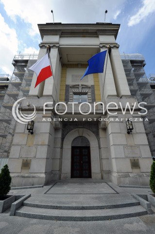  25.06.2014 WARSZAWA<br />PROTEST PRACOWNIKOW WOJSKA W SPRAWIE PODWYZEK<br />N/Z KANCELARIA PREZESA RADY MINISTROW<br /> 