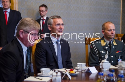  25.06.2014 WARSZAWA PREMIER RP DONALD TUSK SPOTKAL SIE Z PRZYSZLYM SZEFEM NATO JENSEM STOLTENBERGIEM N/Z PRZYSZLY SZEF NATO JENS STOLTENBERG  