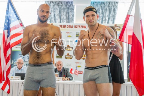  27.06.2014 RZESZOW BOKS <br />
WAZENIE PRZED WOJAK BOXING NIGHT W RZESZOWIE<br />
N/Z LUKASZ JANIK RICO HOYE<br />
 