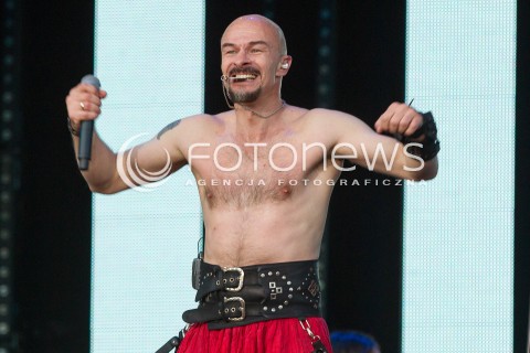  27.06.2014 RZESZOW <br />EUROPEJSKI STADION KULTURY NA STADIONIE MIEJSKIM W RZESZOWIE<br />W TYM ROKU KONCERT JEST WYRAZEM POPARCIA DLA UKRAINY<br />N/Z OLEKSANDR JARMOLA ( UKRAINSKI ZESPOL HAYDAMAKY )<br /> 