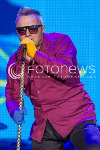  27.06.2014 RZESZOW <br />EUROPEJSKI STADION KULTURY NA STADIONIE MIEJSKIM W RZESZOWIE<br />W TYM ROKU KONCERT JEST WYRAZEM POPARCIA DLA UKRAINY<br />N/Z MUNIEK STASZCZYK ( ZESPOL TLOVE )<br /> 