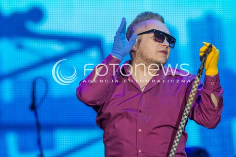  27.06.2014 RZESZOW <br />EUROPEJSKI STADION KULTURY NA STADIONIE MIEJSKIM W RZESZOWIE<br />W TYM ROKU KONCERT JEST WYRAZEM POPARCIA DLA UKRAINY<br />N/Z MUNIEK STASZCZYK ( ZESPOL TLOVE )<br /> 