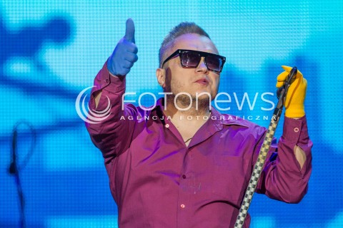  27.06.2014 RZESZOW <br />EUROPEJSKI STADION KULTURY NA STADIONIE MIEJSKIM W RZESZOWIE<br />W TYM ROKU KONCERT JEST WYRAZEM POPARCIA DLA UKRAINY<br />N/Z MUNIEK STASZCZYK ( ZESPOL TLOVE )<br /> 