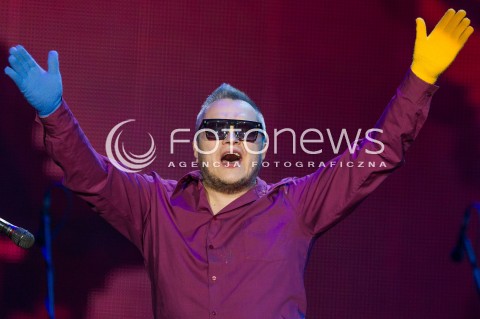  27.06.2014 RZESZOW <br />EUROPEJSKI STADION KULTURY NA STADIONIE MIEJSKIM W RZESZOWIE<br />W TYM ROKU KONCERT JEST WYRAZEM POPARCIA DLA UKRAINY<br />N/Z MUNIEK STASZCZYK ( ZESPOL TLOVE )<br /> 