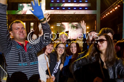  27.06.2014 RZESZOW <br />EUROPEJSKI STADION KULTURY NA STADIONIE MIEJSKIM W RZESZOWIE<br />W TYM ROKU KONCERT JEST WYRAZEM POPARCIA DLA UKRAINY<br />N/Z FANI SLUCHACZE <br /> 