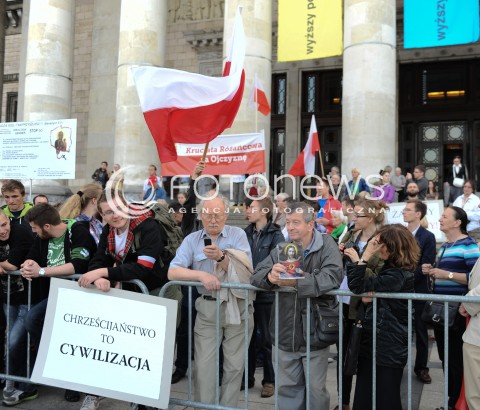  27.06.2014 WARSZAWA<br />PROTEST PRZECIWKO GOLGOTA PICNIC NA PLACU DEFILAD<br />N/Z PROTESTUJACY<br /> 