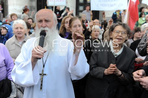  27.06.2014 WARSZAWA<br />PROTEST PRZECIWKO GOLGOTA PICNIC NA PLACU DEFILAD<br />N/Z PROTESTUJACY<br /> 