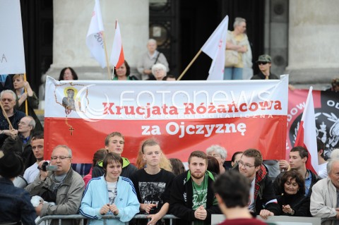  27.06.2014 WARSZAWA<br />PROTEST PRZECIWKO GOLGOTA PICNIC NA PLACU DEFILAD<br />N/Z PROTESTUJACY<br /> 