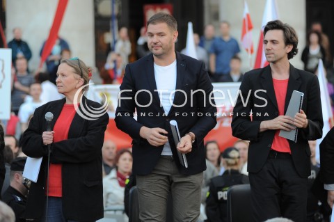  27.06.2014 WARSZAWA<br />PROTEST PRZECIWKO GOLGOTA PICNIC NA PLACU DEFILAD<br />N/Z TOMASZ KAROLAK<br /> 