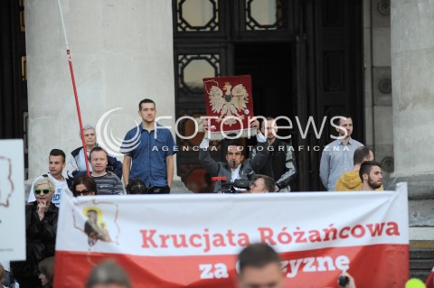  27.06.2014 WARSZAWA<br />PROTEST PRZECIWKO GOLGOTA PICNIC NA PLACU DEFILAD<br />N/Z PROTESTUJACY<br /> 