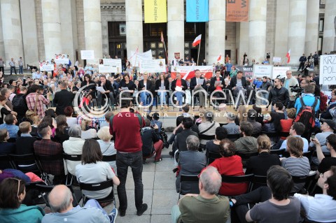  27.06.2014 WARSZAWA<br />PROTEST PRZECIWKO GOLGOTA PICNIC NA PLACU DEFILAD<br />N/Z PROTESTUJACY<br /> 