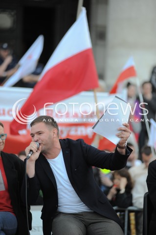  27.06.2014 WARSZAWA<br />PROTEST PRZECIWKO GOLGOTA PICNIC NA PLACU DEFILAD<br />N/Z TOMASZ KAROLAK<br /> 