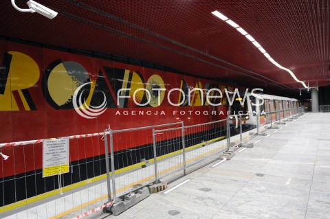  28.06.2014 WARSZAWA<br />PIERWSZY PRZEJAZD DRUGA LINIA METRA<br />N/Z KOLEJKA METRA WJAZD NA STACJE RONDO DASZYNSKIEGO<br /> 