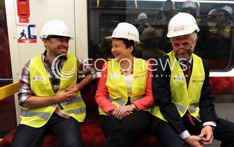  28.06.2014 WARSZAWA<br />PIERWSZY PRZEJAZD DRUGA LINIA METRA<br />N/Z PREZYDENT M.ST. WARSZAWY HANNA GRONKIEWICZ WALTZ JACEK WOJCIECHOWICZ MICHAL OLSZEWSKI<br /> 