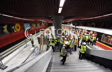  28.06.2014 WARSZAWA<br />PIERWSZY PRZEJAZD DRUGA LINIA METRA<br />N/Z STACJA METRA RONDO DASZYNSKIEGO<br /> 